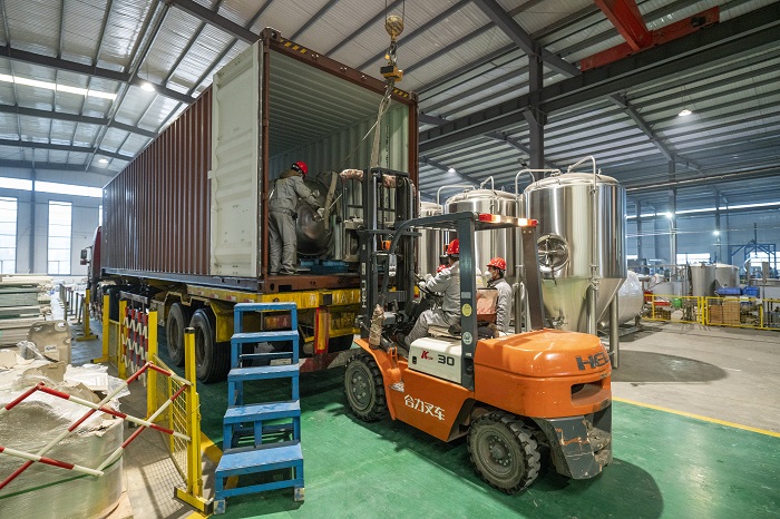 山東天泰<a href=http://m.toteng.com.cn/ target=_blank class=infotextkey>啤酒設備</a>