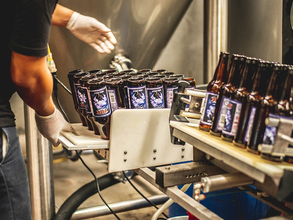 為什么啤酒瓶都是棕色和綠色的？