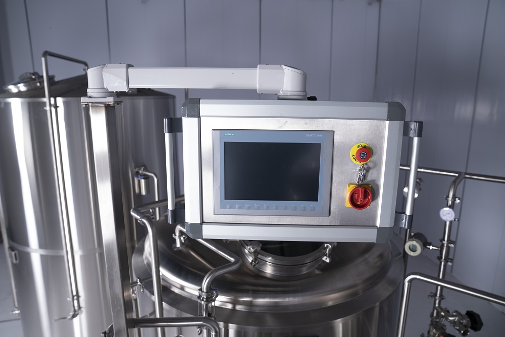 天泰精釀啤酒廠設(shè)備PLC釀造自動化控制